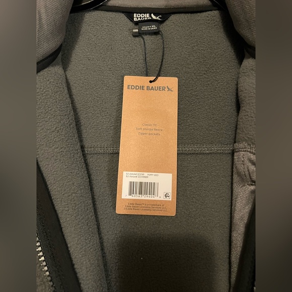 NWT Eddie Bauer fleece vest. Size XL. - Picture 3 of 6